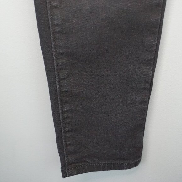 Levi's High-Waisted Tapered Mom Jeans in Flash Black size 24x29 NWT - Picture 9 of 15